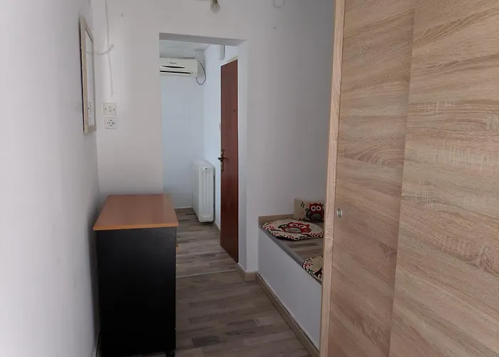 Sky Line Center F Aigio